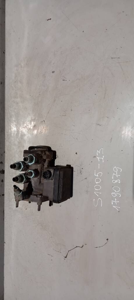 Scania R440 EBS valve 1790879 gearbox for truck tractor