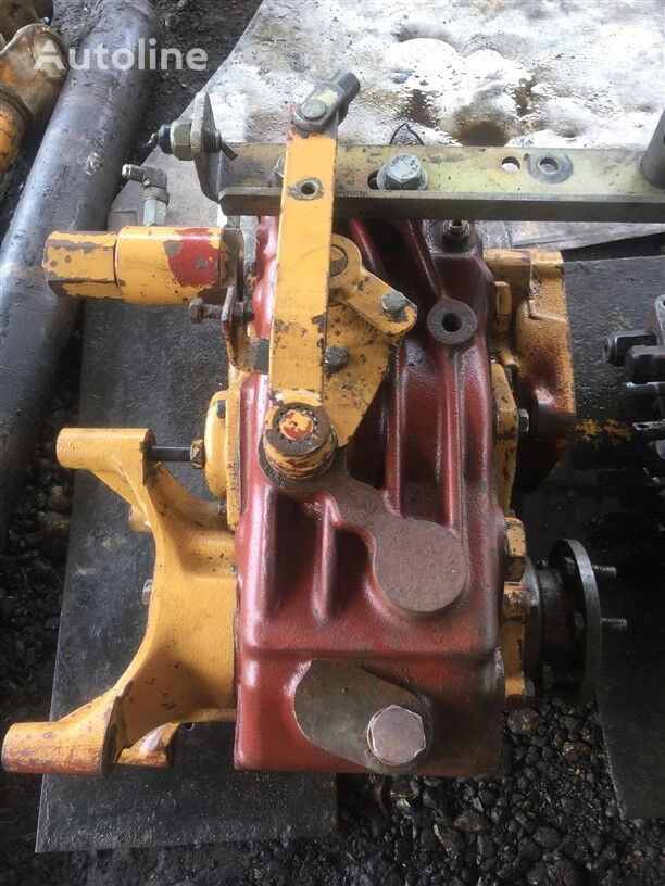 USED KOMATSU WB98 WB98A WB98A-2 555 675 692 698 BACKHOE LOADER T gearbox for Komatsu WB 98 / WB 98A / WB 98A-2 / 555 / 675 / 692 / 698 backhoe loader - Machineryline