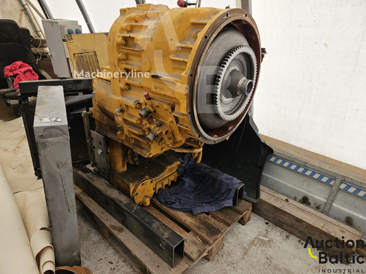 Boîte de vitesses Volvo gearbox for front loader (Volvo pavarų dėžė frontaliniam krautuv pour chargeuse sur pneus Volvo 150E - Machineryline