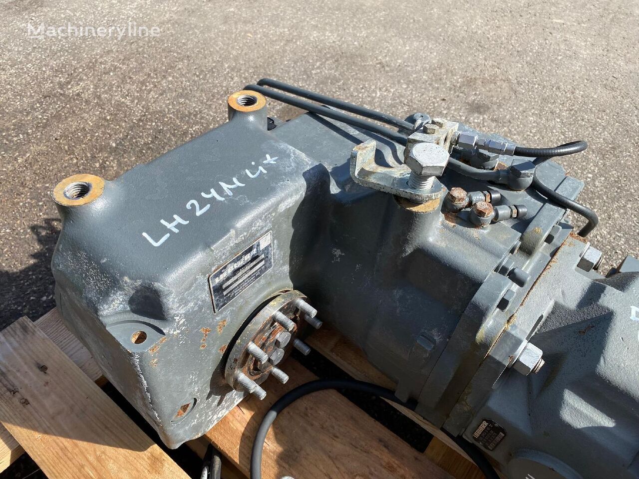 علبة السرعات ZF لـ حفارة Liebherr LH 24M