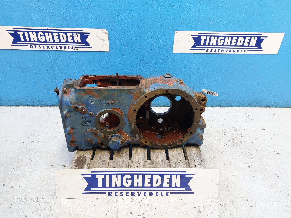 gearbox housing for Ford 4000 wheel tractor