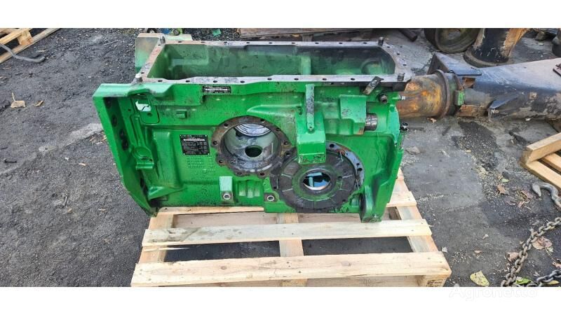 John Deere R312872 gearbox housing for John Deere 8295R 8320R 8235R wheel tractor