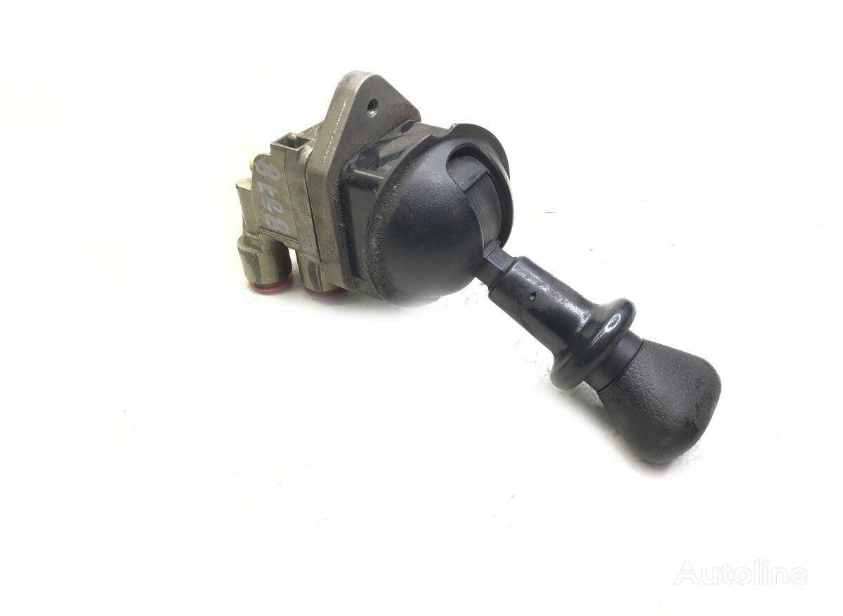 Knorr-Bremse XF105 (01.05-) DPM90DSX hand brake valve for DAF XF95, XF105 (2001-2014) truck tractor