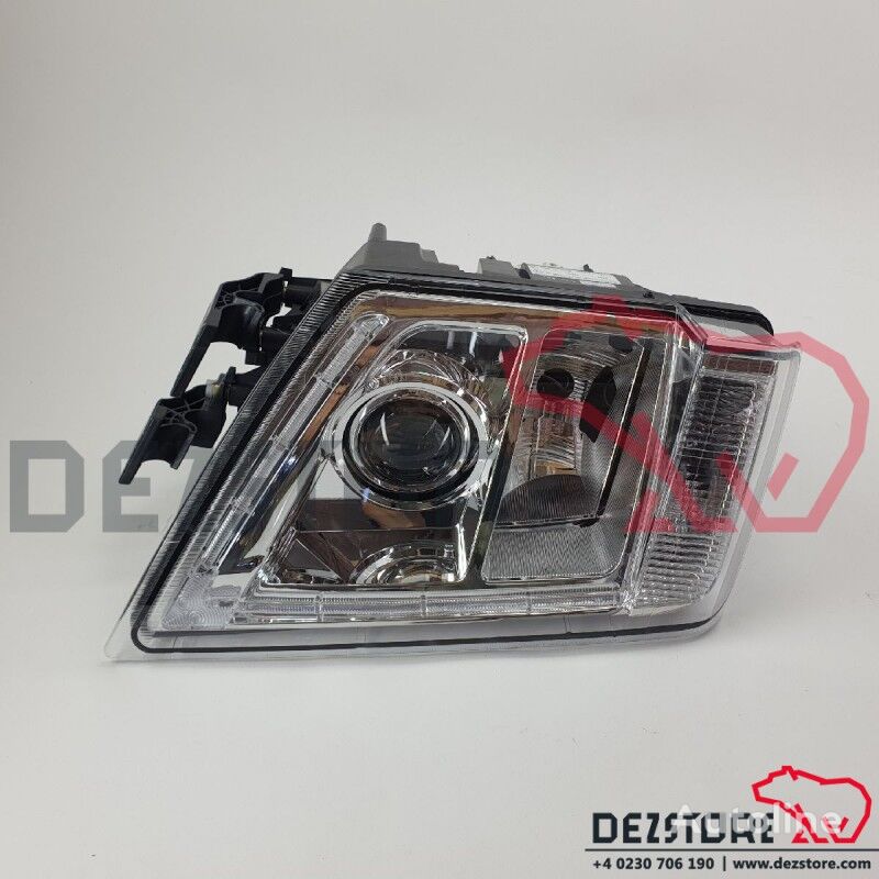 lampu depan Far dreapta 21035637 untuk tractor head Volvo FH