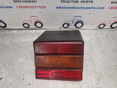 Phare Ford Series 40, 8240, 7740, Tail Light, Stop And Turn Signal Lhs F0nn F0NN13N465CA pour tracteur à roues Ford Series 40, 8240, 7740 - Agroline