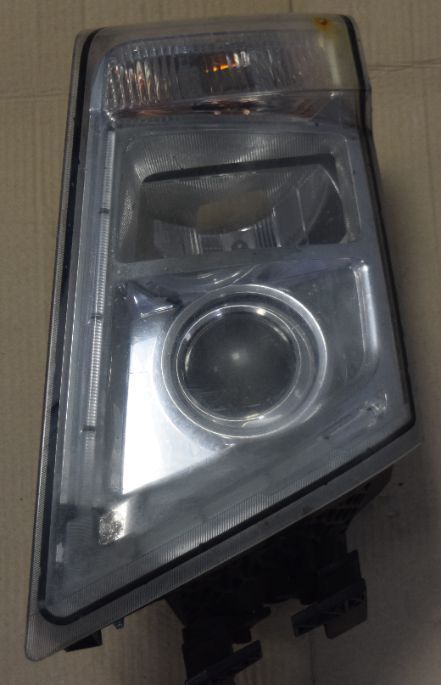 Hella LAMPA REFLEKTOR PRZEDNI LEWY far za Volvo FH 13 2012 kamiona