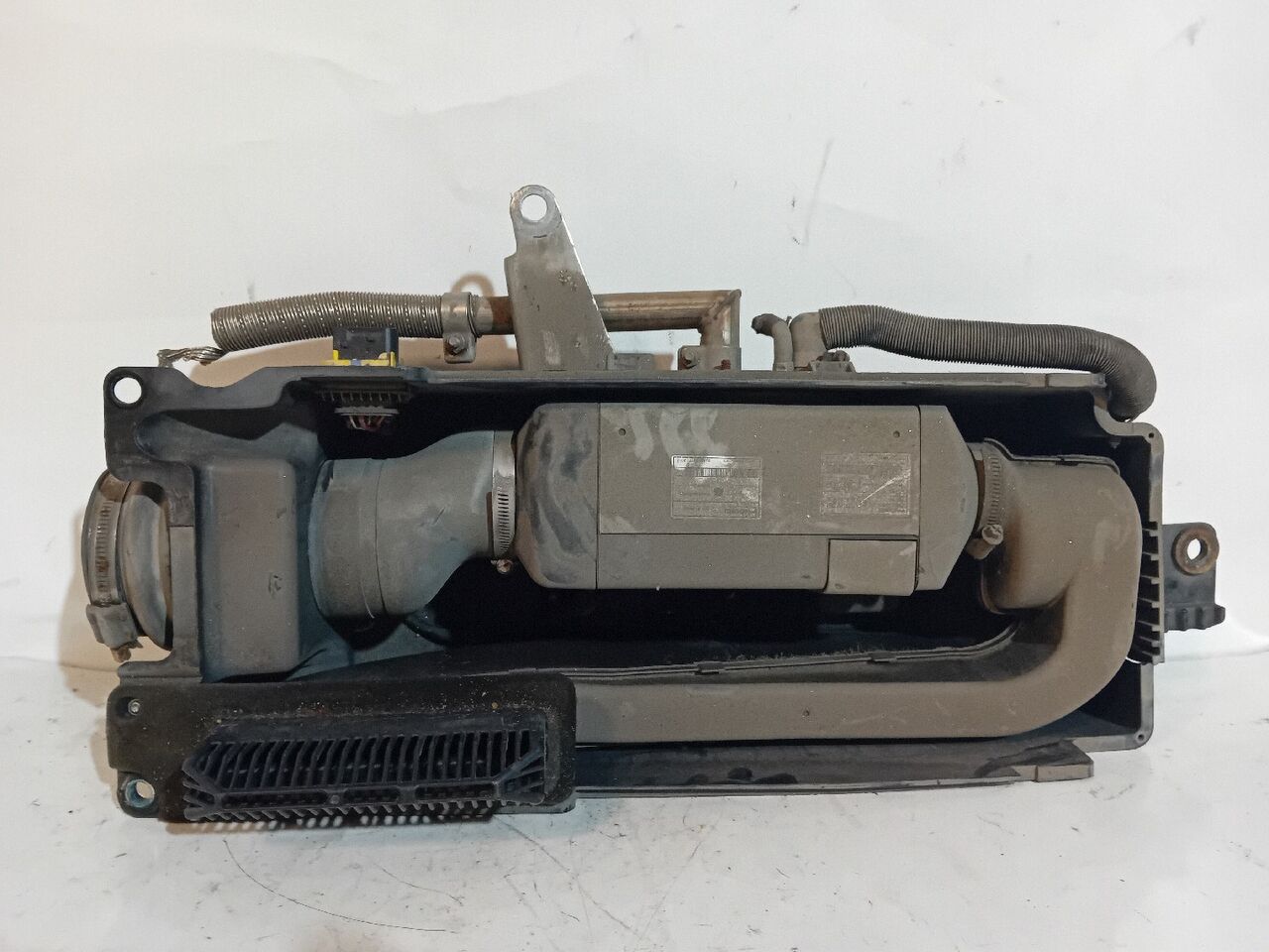 9031451A heater for Renault T-Serie | 13 truck tractor - Autoline