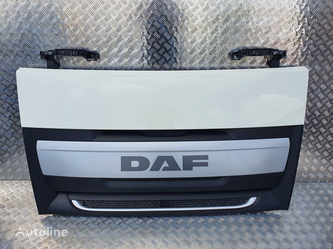 Капот DAF ATRAPA MASKA XF 106 EURO 6 1835730 за влекач DAF XF 106 - Autoline