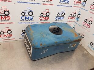 capot Ford New Holland 5640, 6640, 7740  Nose Cone 82005626 pour tracteur &agrave; roues