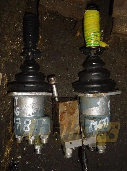Caterpillar 206 6U5213/5M hydraulic control valve - Autoline