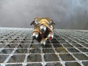 Komatsu PC240-5 hydraulic control valve