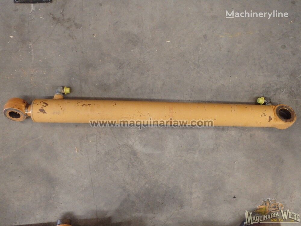 131417A1 hydraulic cylinder for Case 570LXT wheel loader - Machineryline