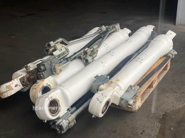 Vérin hydraulique Cilindru Hidraulic Excavator pour matériel de TP Liebherr R 946 Complet Second Hand - Machineryline