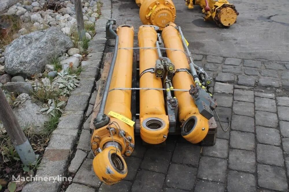 Cilindru Hidraulic pentru Excavator R914C – Set de 3 Bucăți hydraulikcylinder til Liebherr Liebherr R914C entreprenørmaskine