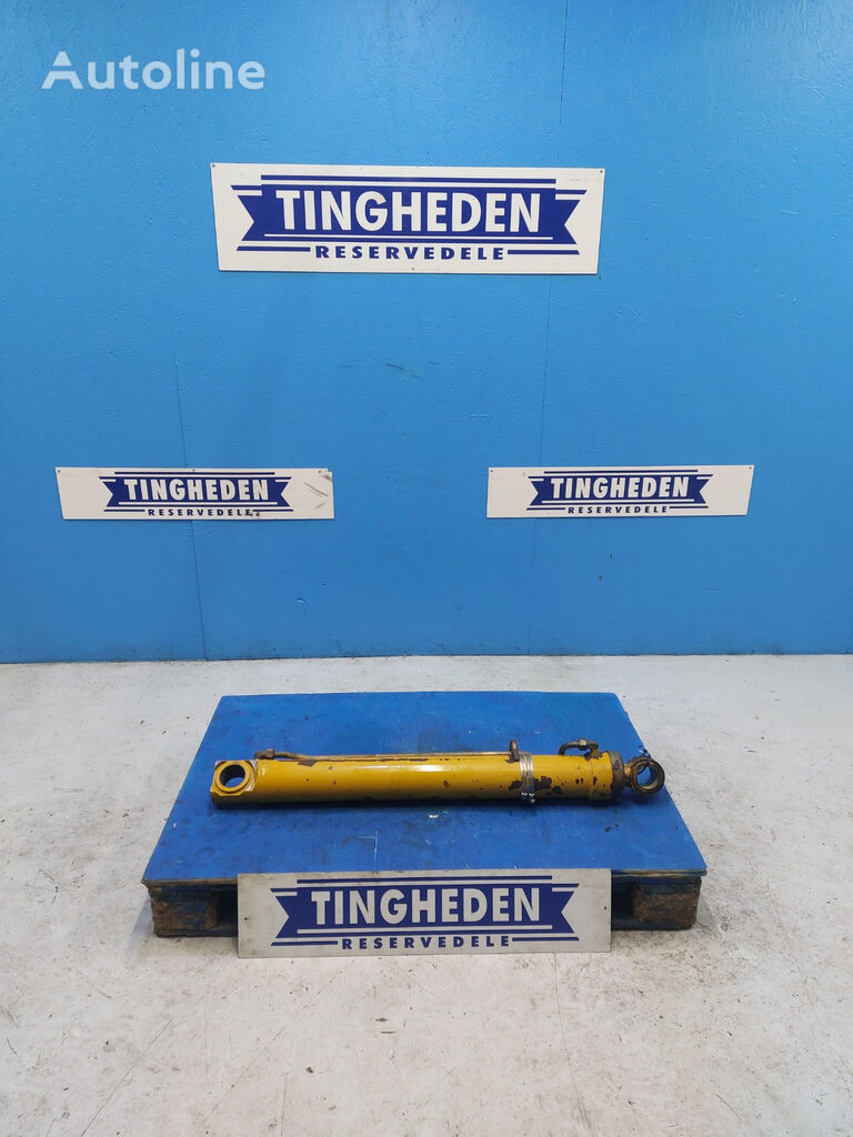 Hydrema 906B hydraulic cylinder