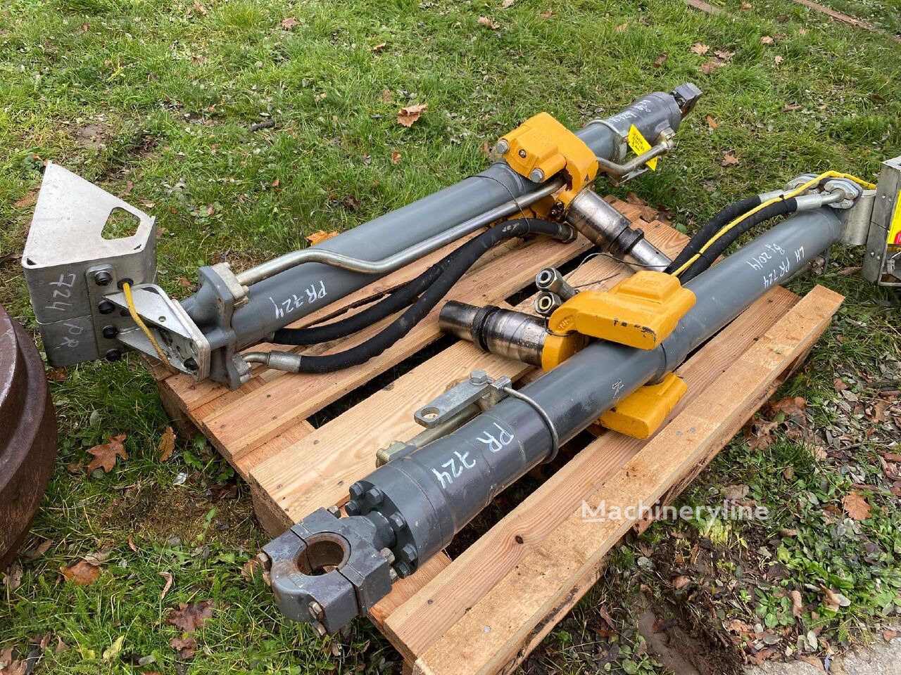 Liebherr PR 724 hydraulic cylinder for Liebherr PR 724