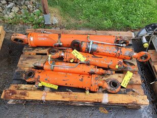 vérin hydraulique Schaeff HML 30 pour excavateur Schaeff HML 30