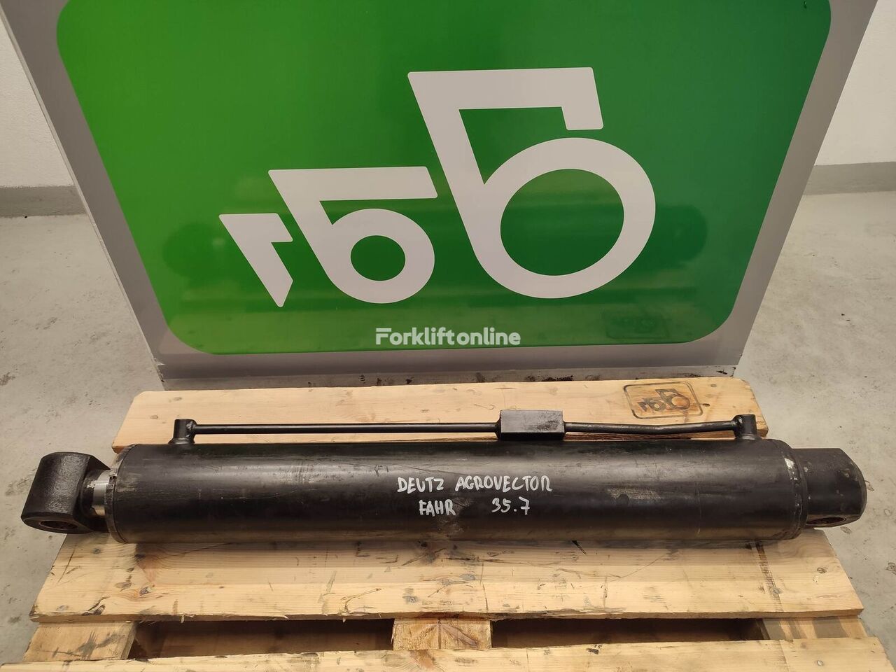 podnoszenia ramienia DEUTZ FAHR Agrovector 35.7 hydraulic cylinder for telehandler