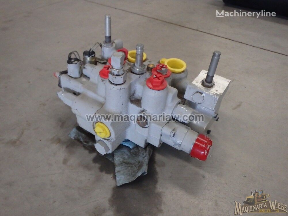 rozdzielacz hydrauliczny 6818039 do miniładowarki Bobcat S130, S150, S175, S205, T180, T190