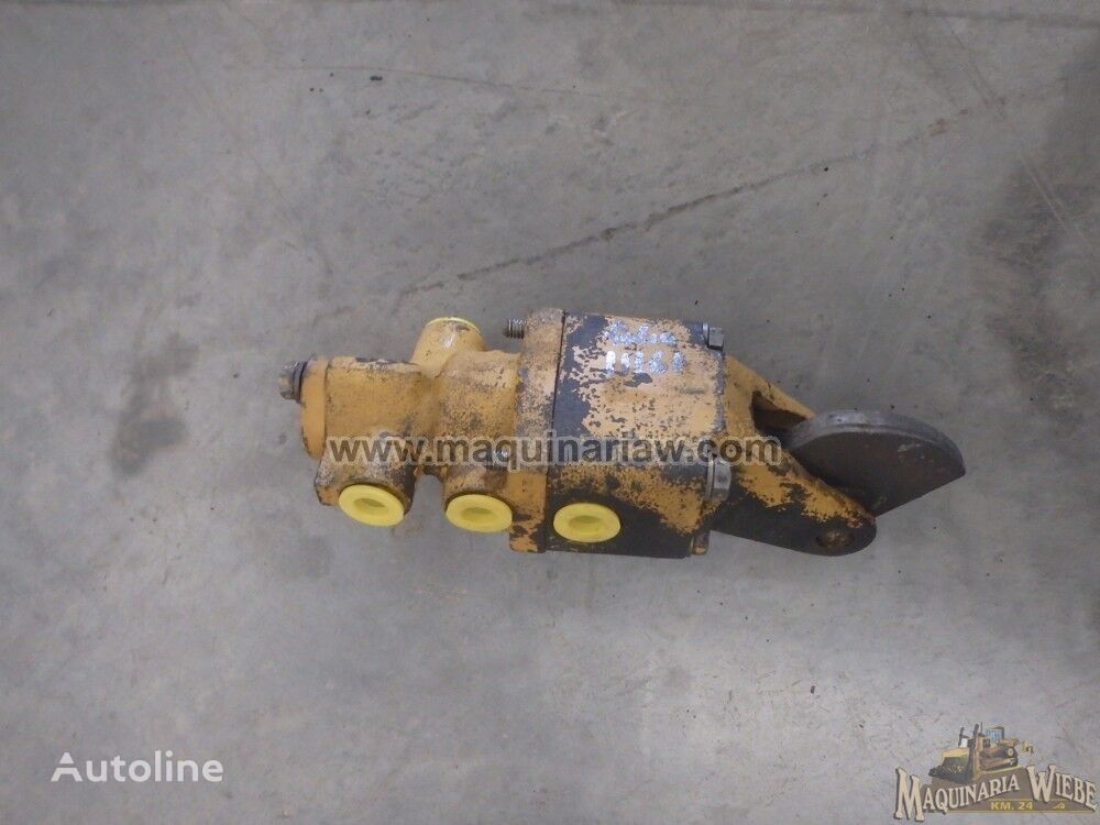 Caterpillar D3C puskutraktori 122-2012 virranjakaja - Machineryline