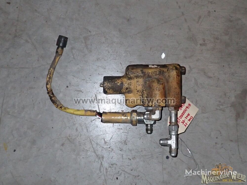 Distributeur hydraulique 3S-7445 pour bulldozer Caterpillar 834,825B,826B,988B - Machineryline