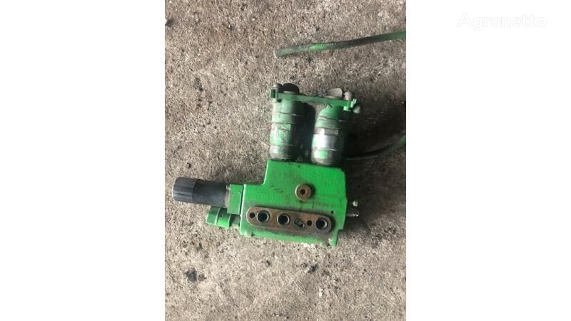 Hydraulic distributor for John Deere wheel tractor - Agronetto