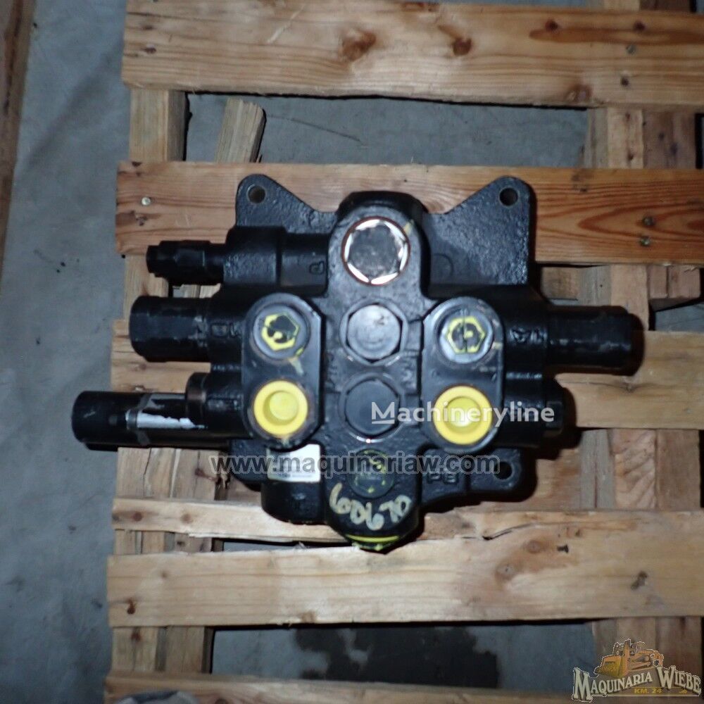 84218271 hydraulic distributor for Case 580N,570NXT backhoe loader - Machineryline
