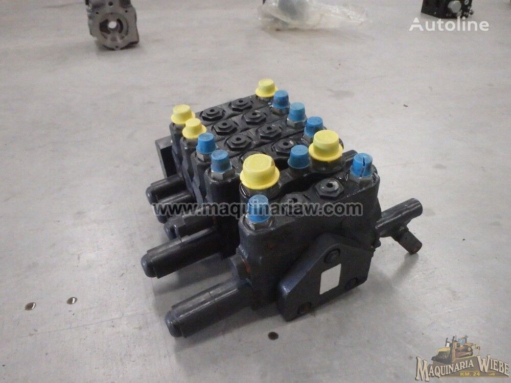 BANCO DE VALVULAS DE 5 SECCIONES AT335790 hydraulic distributor for John Deere 670D grader