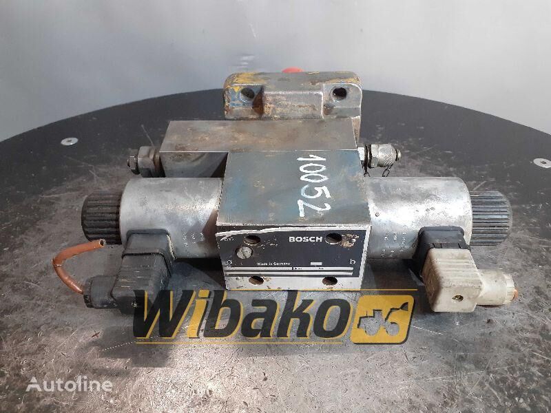 розподільник Bosch 081WV10P1M1002W5024/00D11 до Furukawa 645