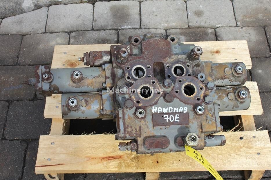 distributeur hydraulique HANOMAG 70E pour chargeuse sur pneus HANOMAG 70E