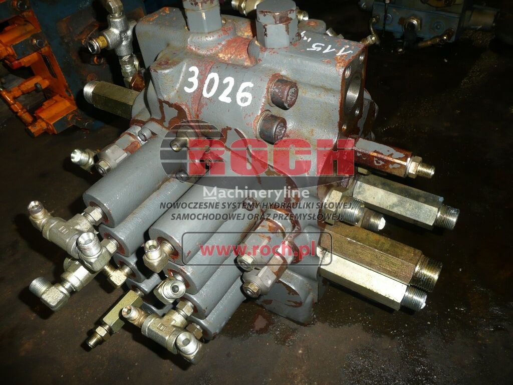 distributeur hydraulique KAYABA KNJ0078 pour excavateur JCB  JS130