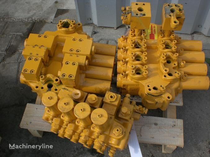 Liebherr A 922 / R 912 hydraulic distributor for Liebherr A 922 / R 912 excavator - Machineryline