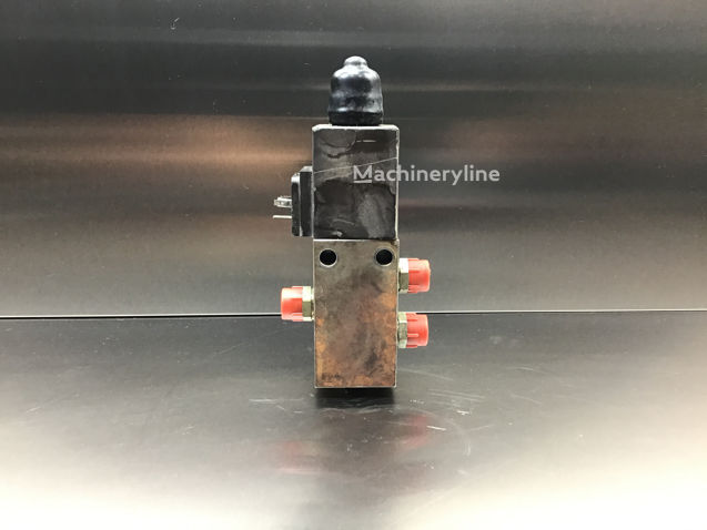 Liebherr Directional Control Valve 7010681 hydraulic distributor for excavator for sale | Machineryline IE Liebherr Directional Control Valve 7010681 hydraulic distributor for excavator - Machineryline