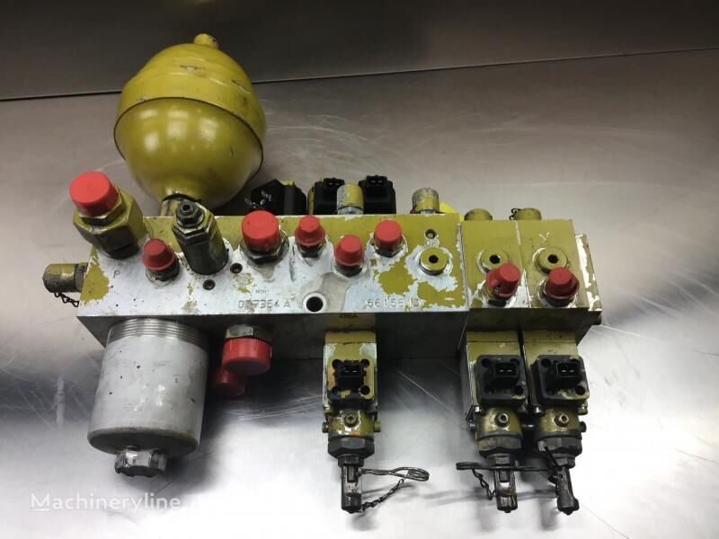 عجلة مشط التبن Liebherr Oil Pilot Valve 5615813 لـ حفارة Liebherr A900C Li /A934 Li/A934B Li/A944 Li/A944B Li/A954B Li/R934/R934B/R944/R944B/R954/R954B/R964 /R964B/R974/R974B