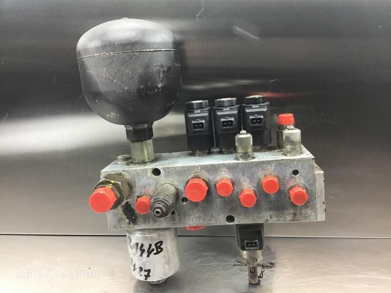 Liebherr Oil Pilot. Valve 10021917 fordeler til Liebherr A900C Li /A934 Li/A934B Li/A944 Li/A944B Li/A954 Li/A954B Li/A974/A974B/R934/R934B/R944/R944B/R954/R954B/R964 Li/R964B/R964 /R974/R974 Li/R974B/R984C gravemaskine