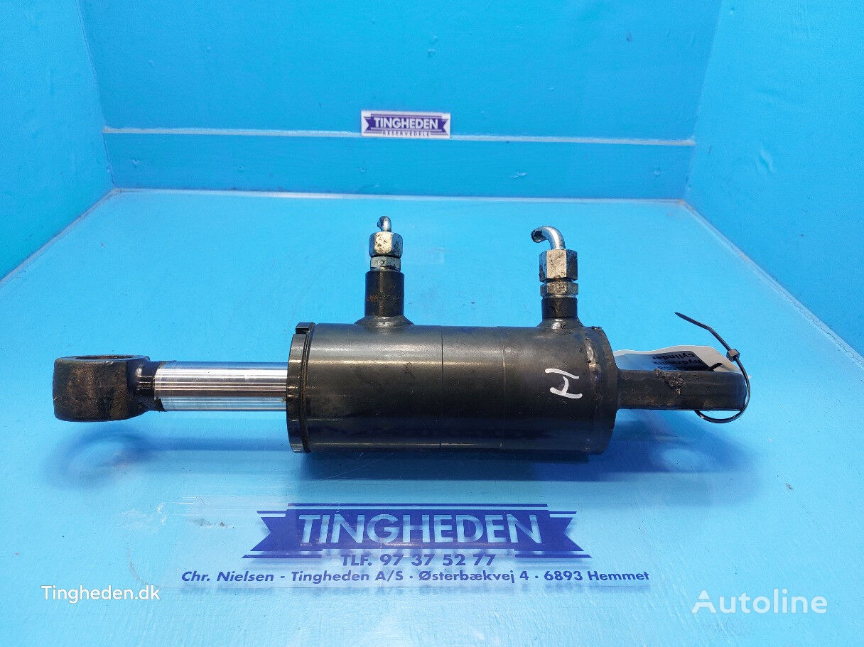 New Holland CR10.90 hydraulic distributor