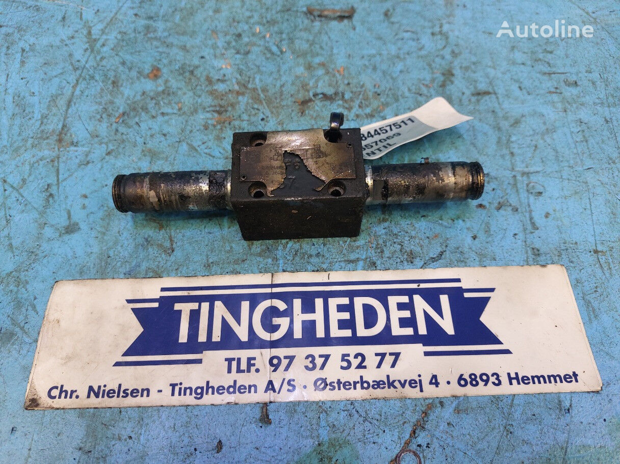 New Holland CR9090 hydraulic distributor for New Holland New Holland CR9090