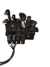 distributeur hydraulique Nishina 060369 (73) pour chariot élévateur