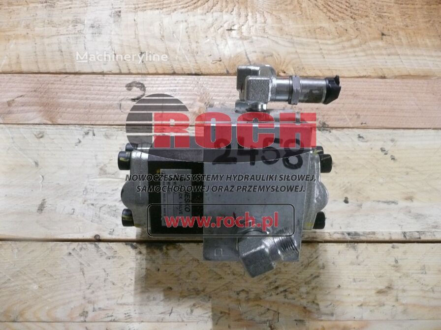Distributeur hydraulique PRODUCENT NIEZNANY 31WD-30200 + 31WC-10200 A1326 pour excavateur - Machineryline
