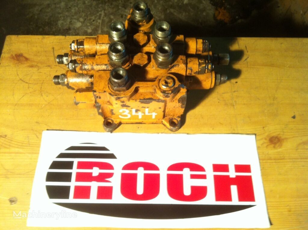 挖掘机 Case  688, 888 的 液压分配器 Rozdzielacz REXROTHSIG 2sek 222652/03 J3343633 - Machineryline