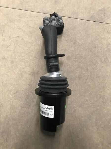 Sauer-Danfoss REICHHARDT Joystick kpl. 700775 - 162B5000 / 1074019917 hidraulični razvodnik za rasipača umjetnog gnojiva