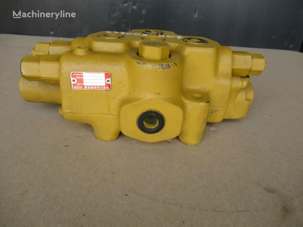 distributeur hydraulique Shibaura 71414118 71414118 pour excavateur EX100.5 EX135UR