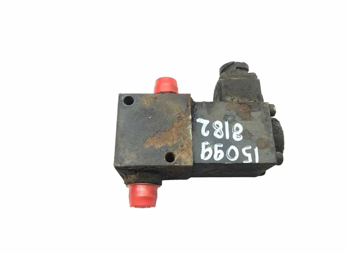 Supapă Hidraulică Servodirecție 1439973 hydraulic distributor for Scania 151099 8182 truck