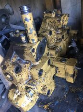 عجلة مشط التبن USED CAT 963B 963C 963D CRAWLER LOADER CONTROL VALVE CONTROL BLO لـ ماكينة التحميل المجنزرة Caterpillar 963 B / 963 C / 963 D