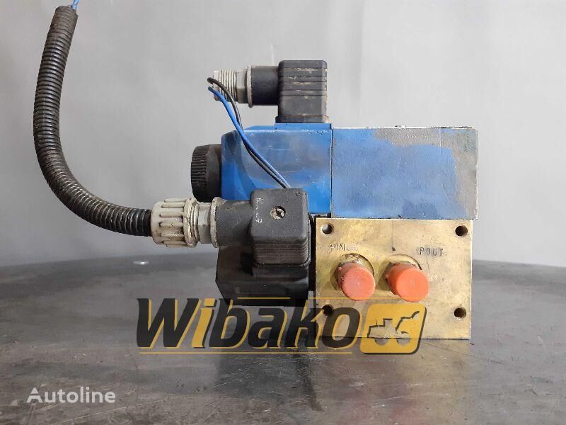 Vickers MCD-4500 31586 hydraulic distributor