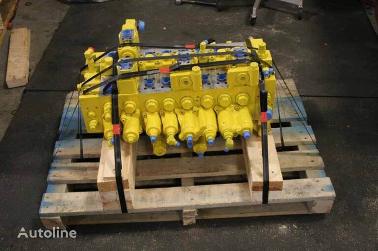 excavator Komatsu hydraulic distributor for Komatsu PC100 1