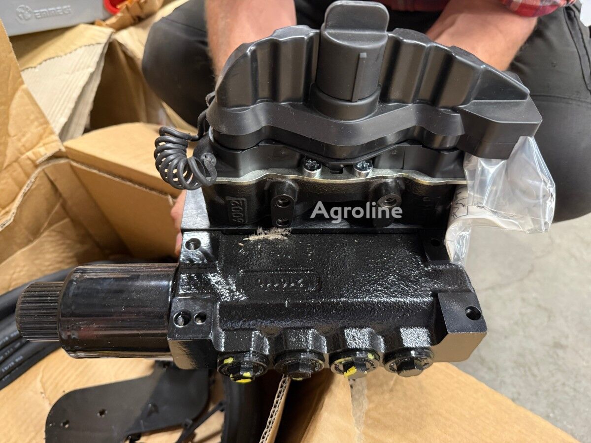 Ålö AlÖ Velgeventil til traktor hydraulic distributor for Valtra wheel tractor for sale | Agroline PK Ålö AlÖ Velgeventil til traktor hydraulic distributor for Valtra wheel tractor - Agroline