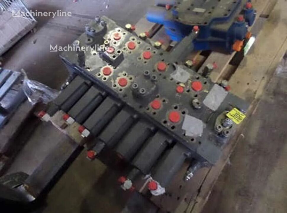 Pentru Excavator hydraulic distributor for Liebherr 934C de Vânzare construction equipment - Machineryline