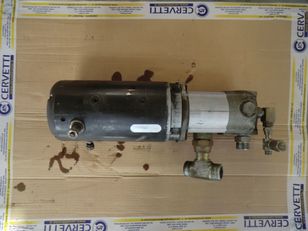 hydromotor PUMP & MOTOR SECONDARY STEERING AWR00399 na kĺbového dumpra Caterpillar 735