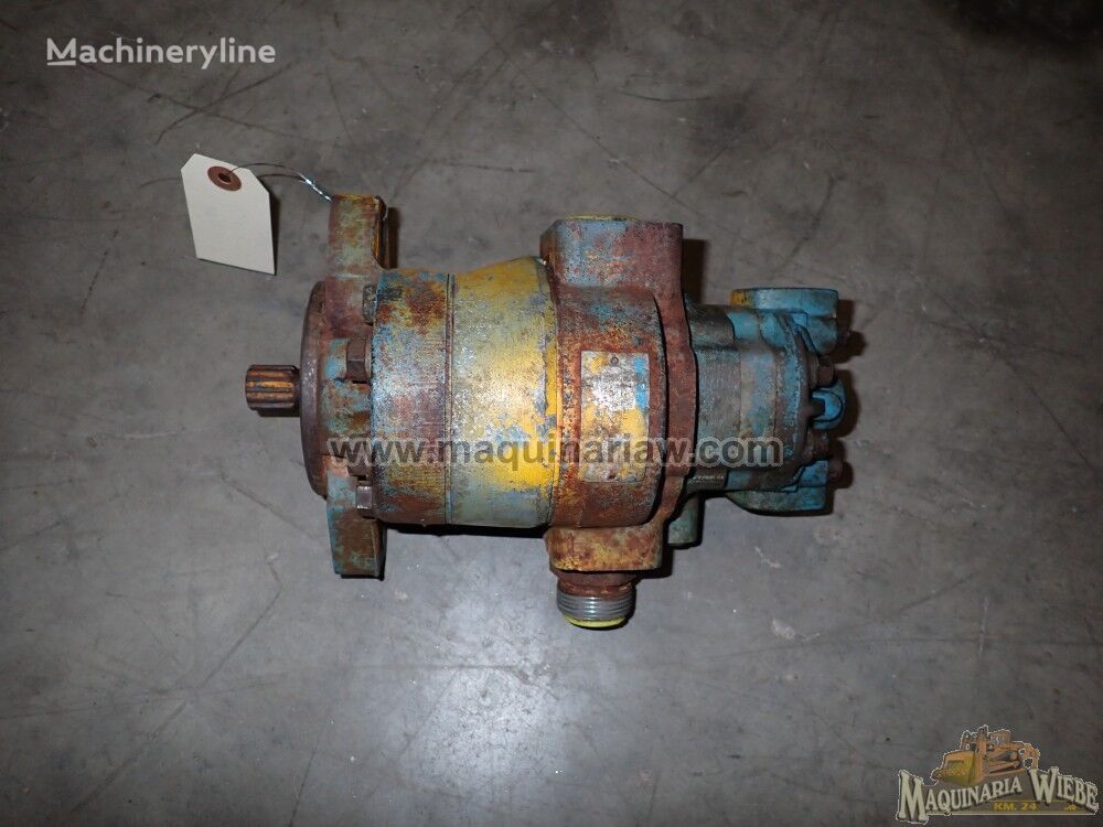 AT114078 hydraulic pump for John Deere 310C backhoe loader - Machineryline